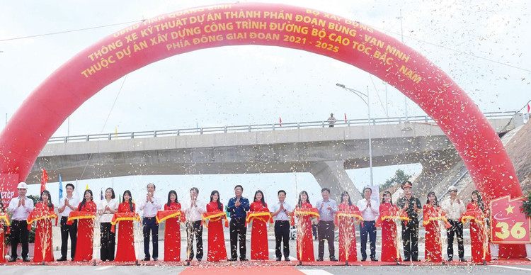 Thông xe kỹ thuật Dự án thành phần Bùng - Vạn Ninh thuộc cao tốc Bắc - Nam phía Đông giai đoạn 2021 – 2025