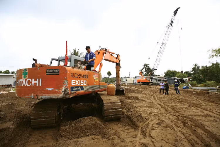 Trao quyền chủ động lựa chọn nhà thầu cho chủ đầu tư phải gắn với trách nhiệm về chất lượng nhà thầu được lựa chọn. Ảnh: Lê Tiên