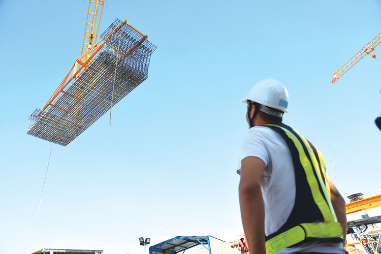 Tổ chức cấp chứng chỉ hành nghề, nhà thầu cần sàng lọc và kiểm chứng chất lượng nhân sự, quyết liệt ngay từ khâu tuyển dụng, xét duyệt hồ sơ. Ảnh minh họa: Nhã Chi