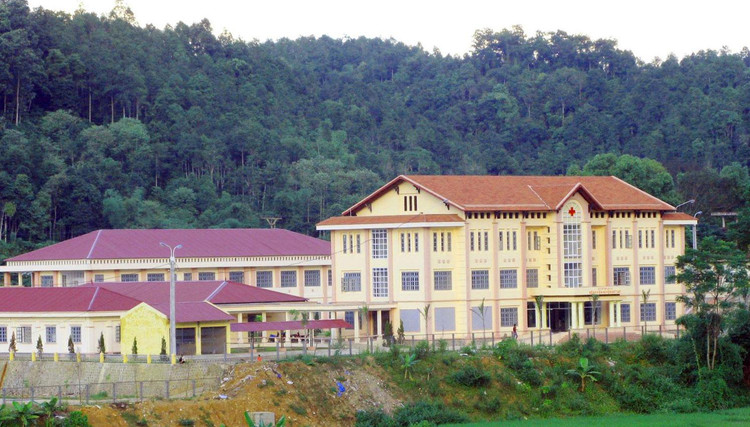 Từ năm 2020 đến nay, Ban Quản lý dự án đầu tư xây dựng Lào Cai lựa chọn nhà thầu qua mạng 49 gói thầu, trong đó 96% số gói thầu chỉ 1 nhà thầu tham dự. Ảnh: Thùy Linh