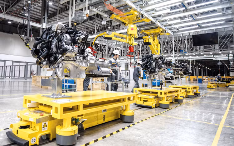 Trong 6 tháng đầu năm, khu vực công nghiệp và xây dựng tăng trưởng 8,36%, đóng góp 59,05% vào mức tăng chung của nền kinh tế. Ảnh: Lê Tiên