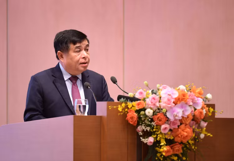 Bộ trưởng Bộ Kế hoạch và Đầu tư Nguyễn Chí Dũng phát biểu tại buổi gặp mặt của Thường trực Chính phủ với đại diện doanh nhân nhân Ngày Doanh nhân Việt Nam năm 2024. Ảnh: MPI