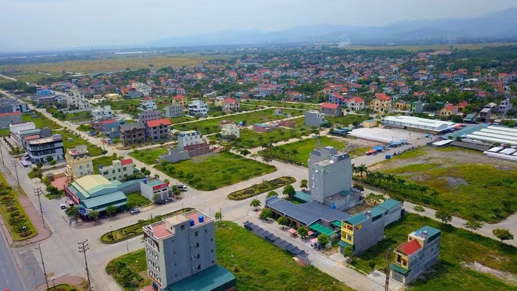  91 ô đất được đem ra đấu giá thuộc phường Hồng Phong và phường Kim Sơn, thị xã Đông Triều, tỉnh Quảng Ninh.