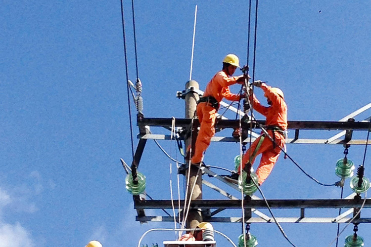 Việc thiếu điện có thể xảy ra nếu các dự án điện đã được phê duyệt tiếp tục không đảm bảo tiến độ. Ảnh: Nguyễn Thế Anh