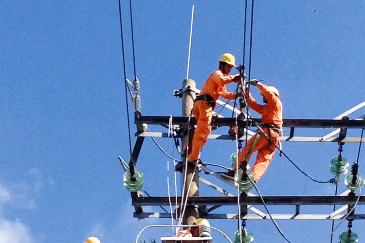 Việc thiếu điện có thể xảy ra nếu các dự án điện đã được phê duyệt tiếp tục không đảm bảo tiến độ. Ảnh: Nguyễn Thế Anh