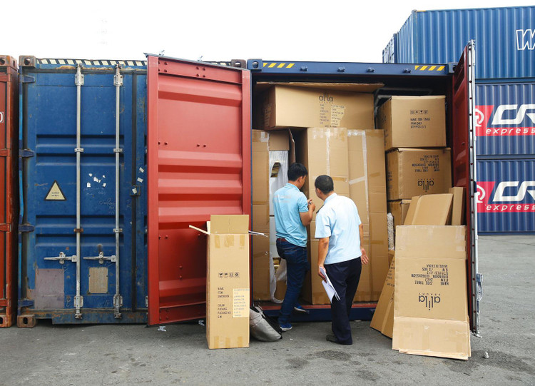 Việc ngành thuế, hải quan áp dụng phương thức chấm điểm rủi ro của doanh nghiệp, hồ sơ, lô hàng để lựa chọn đối tượng, nội dung, phạm vi thanh tra cho thấy nhiều tác dụng tích cực. Ảnh minh họa: Tiên Giang