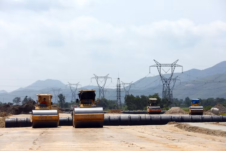 Tình trạng công trình chờ vốn, vốn chờ công trình không phải là hiếm. Ảnh: Tường Lâm