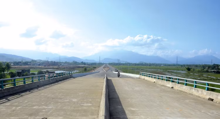 Tiến độ Dự án Đường vành đai phía Tây Đà Nẵng đoạn từ Quốc lộ 14B đến đường Hồ Chí Minh - giai đoạn 1 được cải thiện rõ nét sau khi Xây dựng Trường Sơn đảm nhiệm. Ảnh: Hà Minh