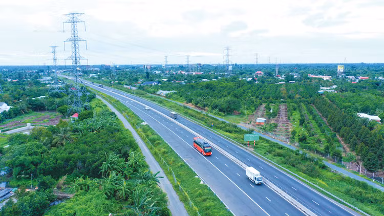 Dự kiến cao tốc Cao Lãnh - An Hữu cơ bản hoàn thành vào cuối năm 2026, kéo gần vùng Cao Lãnh, Tháp Mười với trục cao tốc Bắc - Nam. Ảnh: Lê Tiên