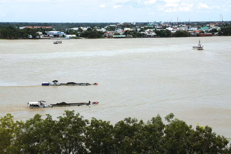 Hai gói thầu xây lắp thuộc Dự án luồng cho tàu biển trọng tải lớn vào sông Hậu (giai đoạn 2) sắp được khởi công. Ảnh minh họa: Song Lê