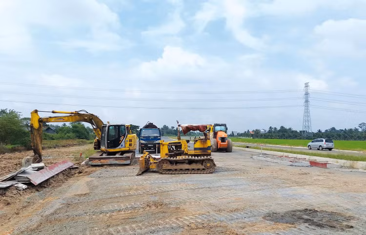 Tiến độ giải ngân tại Dự án Đường vành đai TP. Tân An, tỉnh Long An mới đạt 23,29% lượng vốn được bố trí. Ảnh: Ngọc Tuấn