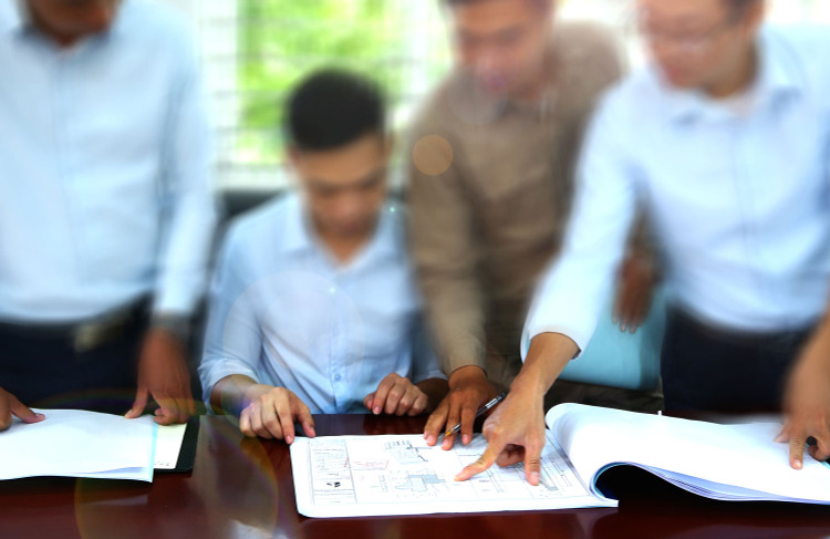 Đa số gói thầu tư vấn có quy mô nhỏ và thường được chỉ định thầu. Ảnh: Nhã Chi