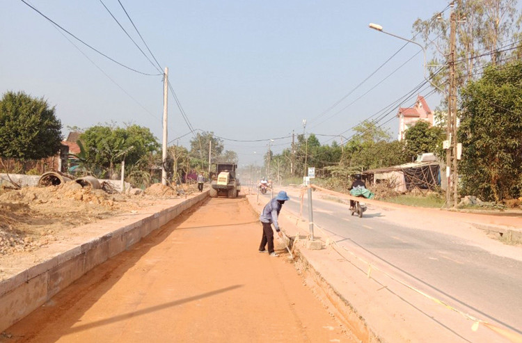 Dự án Cải tạo, nâng cấp Quốc lộ 14E qua Quảng Nam có chiều dài 74,4 km, được chia làm 3 gói thầu. Ảnh: Hà Minh