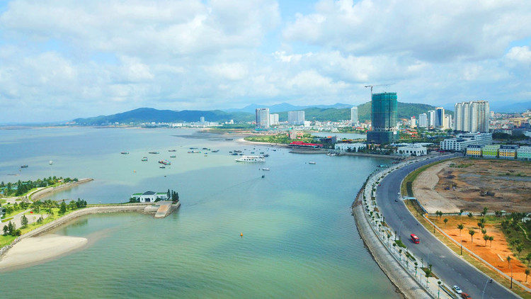 Dự án đầu tư có hoạt động lấn biển được thực hiện được theo quy định của pháp luật về đầu tư, đầu tư công, đầu tư theo phương thức đối tác công tư, đấu thầu, đất đai. Ảnh: Lê Tiên