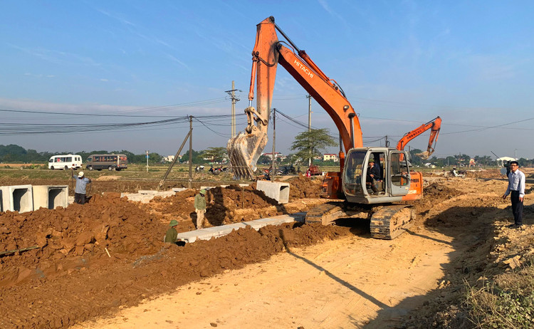 Nhà thầu giám sát thi công chưa huy động đủ nhân sự theo hợp đồng làm gián đoạn quá trình nghiệm thu, thanh toán, ảnh hưởng đến tiến độ Dự án. Ảnh minh họa: Tiên Giang