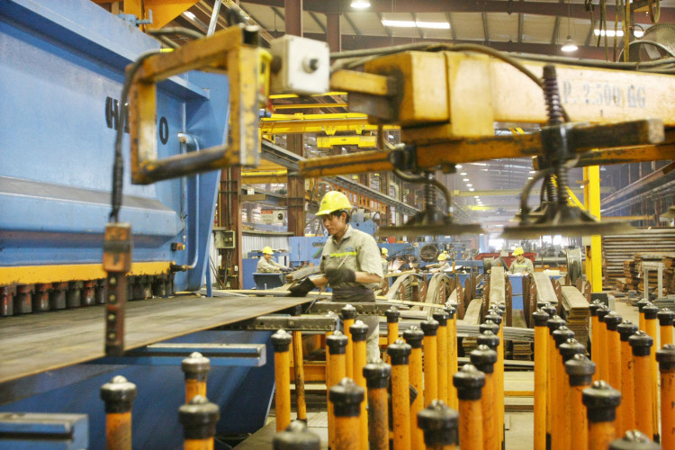 Từ đầu năm tới ngày 20/5/2023, ước tính các dự án đầu tư nước ngoài đã giải ngân được khoảng 7,65 tỷ USD, giảm 0,8% so với cùng kỳ năm 2022. Ảnh: Tường Lâm