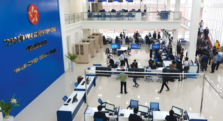 Trung tâm Phục vụ - Kiểm soát thủ tục hành chính tỉnh Quảng Ngãi được thành lập là bước tiến quan trọng trong cải cách nền hành chính của địa phương. Ảnh: Trang Nhung