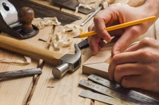 Đấu giá dây chuyền sản xuất đồ gỗ của Công ty Nội thất SeSan. Ảnh minh họa: Internet