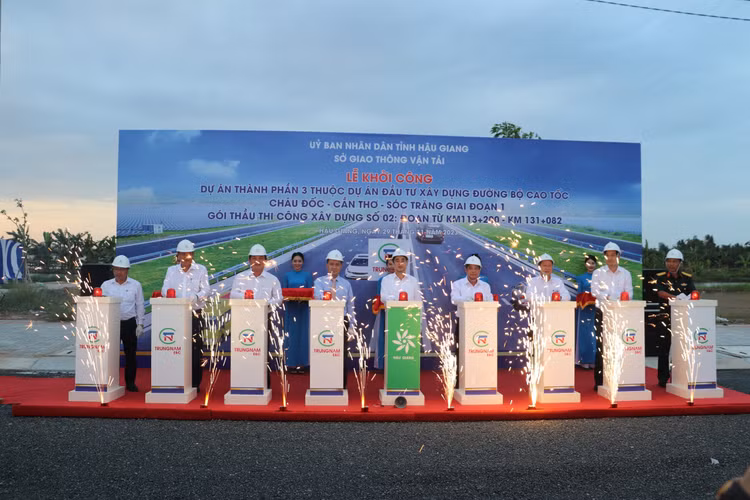 Khởi công Gói thầu số 2 Dự án cao tốc Châu Đốc - Cần Thơ - Sóc Trăng giai đoạn 1