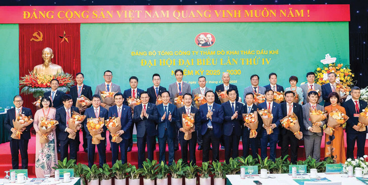 Ban Chấp hành Đảng bộ PVEP khóa IV, nhiệm kỳ 2025 - 2030 ra mắt Đại hội 74.jpg