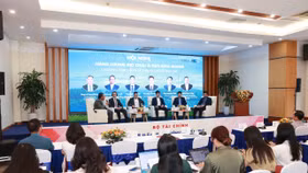 Các diễn giả trao đổi, giải đáp nhiều câu hỏi của báo chí liên quan tới nội dung, mục tiêu và kỳ vọng của APAC Wind Energy Summit 2026