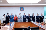 Bộ trưởng Ngô Văn Tuấn và Ngài Julien Guerrier cùng các đại biểu tham dự buổi làm việc