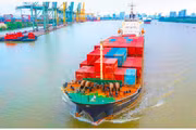 Việt Nam tiếp tục là nền kinh tế tăng trưởng nhanh nhất ASEAN. Ảnh: Minh Trí