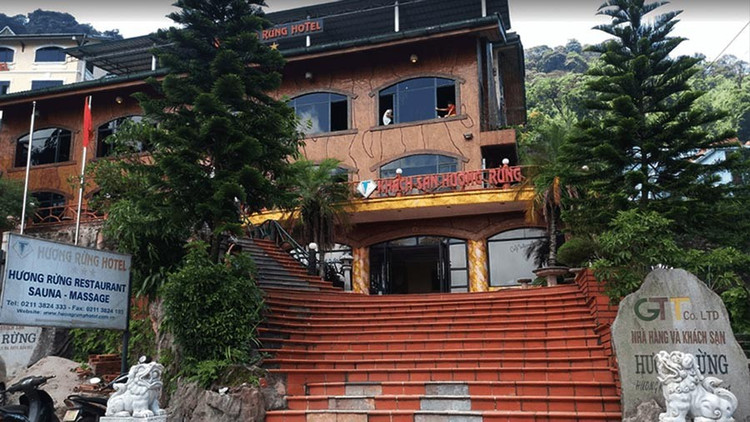 Vietcombank rao bán đấu giá khách sạn Hương Rừng tại Tam Đảo. Ảnh: Internet