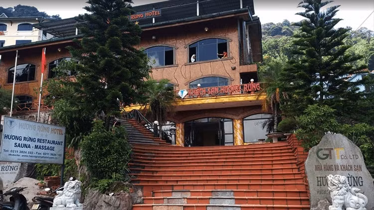 Vietcombank rao bán đấu giá khách sạn Hương Rừng tại Tam Đảo. Ảnh: Internet