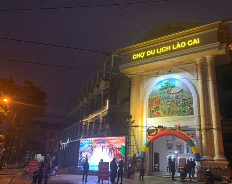 Công trình Chợ du lịch Lào Cai với diện tích sàn gần 30.000m² trên khu đất hơn 11.300m² - sẽ được đưa ra đấu giá để xử lý thu hồi nợ. Ảnh: Internet