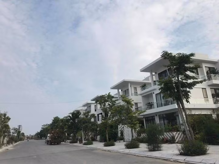 Công ty Đấu giá hợp danh Vạn Thành An vừa thông báo tổ chức đấu giá quyền tài sản đối với một căn biệt thự hạng sang thuộc dự án FLC Sầm Sơn (Thanh Hóa)./ Ảnh minh họa: Internet