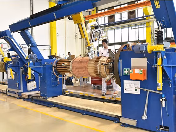 EVN SPC đấu giá trực tuyến hai dây chuyền sản xuất thiết bị điện quy mô lớn. Ảnh minh họa: Internet