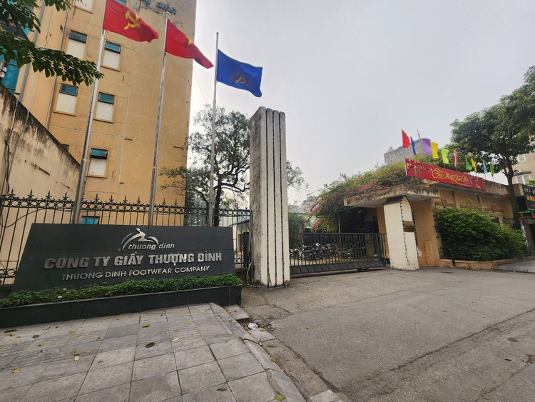 Giá trúng đấu giá cổ phần Công ty CP Giầy Thượng Đình lên 216.000 đồng/cp. Ảnh: Internet