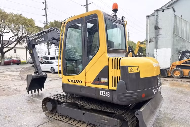 Xi măng Bỉm Sơn thanh lý lô xe và máy móc thiết bị. Ảnh minh họa: Internet