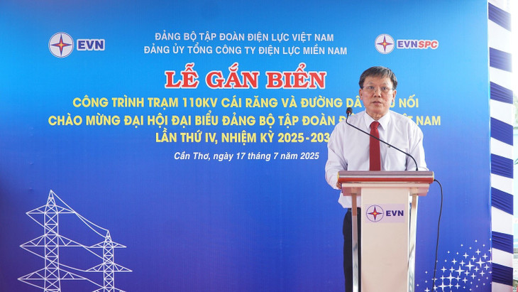 Đồng chí Lâm Xuân Tuấn – Phó Bí thư Đảng uỷ, Phó Tổng giám đốc EVNSPC phát biểu tại Lễ gắn biển công trình Trạm 110kV Cái Răng và đường dây đấu nối 5-lanh-dao-evnspc.jpg