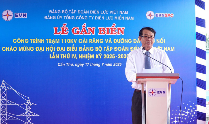 Đồng chí Nguyễn Văn Khởi – Thành ủy viên, Phó Chủ tịch UBND TP. Cần Thơ phát biểu tại Lễ gắn biển công trình Trạm 110kV Cái Răng và đường dây đấu nối 3-lanh-dao-tp-can-tho.jpg
