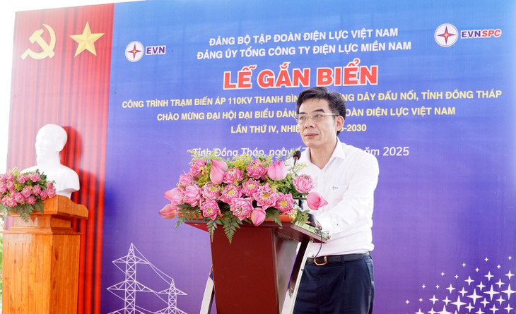 Đồng chí Nguyễn Hữu Tuấn – Phó Bí thư Thường trực Đảng uỷ EVN phát biểu tại Lễ gắn biển công trình Trạm 110kV Thanh Bình và đường dây đấu nối, tỉnh Đồng Tháp 4-lanh-dao-evn.jpg