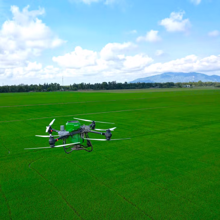 giai-phap-dung-thiet-bi-bay-khong-nguoi-lai-drone-tiet-kiem-chi-phi-dem-lai-hieu-qua-cho-ba-con-nong-dan.jpg