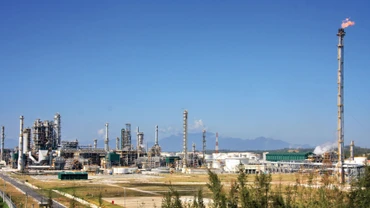 Nhà máy Lọc dầu Dung Quất sẽ được mở rộng, nâng công suất chế biến từ 148.000 thùng/ngày lên 171.000 thùng/ngày. Ảnh: Tiên Giang