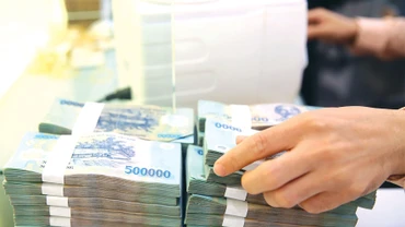 Tổng thu ngân sách nhà nước 6 tháng đầu năm 2025 đạt 1.332,3 nghìn tỷ đồng, tăng 28,3% so với cùng kỳ năm trước. Ảnh: Tiên Giang