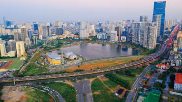 Hà Nội được giao thẩm quyền trong phê duyệt dự án, quyết định tiêu chí, điều kiện, hồ sơ, trình tự, thủ tục lựa chọn nhà đầu tư, nhà thầu với các dự án đầu tư lớn, quan trọng trên địa bàn. Ảnh: Lê Tiên