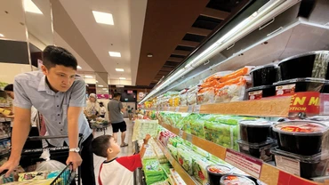 Nhiều doanh nghiệp phải tăng giá bán sản phẩm do giá nguyên vật liệu và vận chuyển tăng cao trong tháng 1/2026. Ảnh: Tấn Tiên