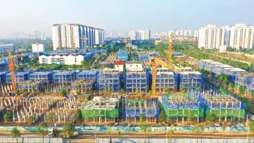 Các dự án giao thông chiến lược, hạ tầng đô thị, y tế, giáo dục, năng lượng… được triển khai đồng loạt trong năm 2026 sẽ tạo ra nguồn việc ổn định, quy mô lớn cho doanh nghiệp xây dựng. Ảnh: Xuân Mộc