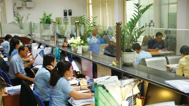 Bộ Tài chính đề xuất phân cấp cho các bộ, ngành, địa phương rà soát, phê duyệt, điều chỉnh Danh mục chuyển đổi sự nghiệp công lập thành công ty cổ phần. Ảnh: Nhã Chi