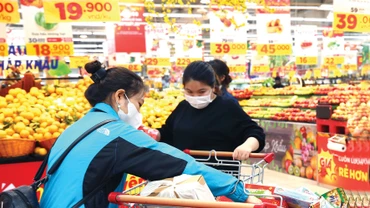 Lạm phát bình quân năm 2025 được kiểm soát ở mức tương đối thấp nhờ công tác điều hành và phối hợp chính sách hiệu quả của các cơ quan chức năng. Ảnh: Tất Niên