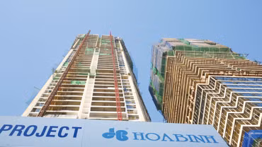 Đi qua giai đoạn khó khăn nhất, Tập đoàn Xây dựng Hòa Bình đang tập trung cải thiện bảng cân đối kế toán, hoán đổi công nợ thành vốn cổ phần, giảm áp lực tài chính và cải thiện năng lực thi công. Ảnh: Song Lê