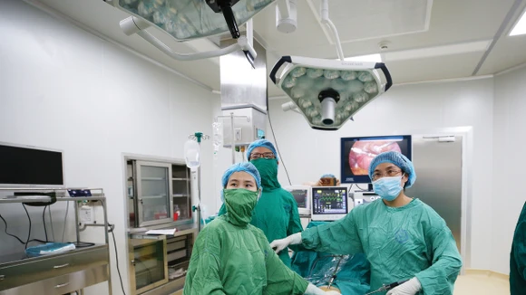 Tỷ lệ tiết kiệm cao trong đấu thầu có thể do chênh lệch về giá khá lớn giữa các mặt hàng thuốc, vật tư y tế, thiết bị y tế cùng chủng loại. Ảnh: Tiên Giang