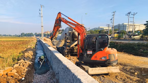 Nhiều nhà thầu tham dự gói thầu xây lắp nhưng hồ sơ dự thầu thiếu tài liệu về hợp đồng tương tự, không làm rõ theo yêu cầu. Ảnh: Nhã Chi
