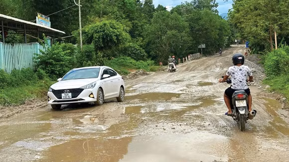Gói thầu EC thuộc Dự án Cải tạo, nâng cấp Quốc lộ 14D tại Đà Nẵng có quy mô lớn, phạm vi công việc rộng với lý trình thi công hơn 70 km. Ảnh: Hoài Văn