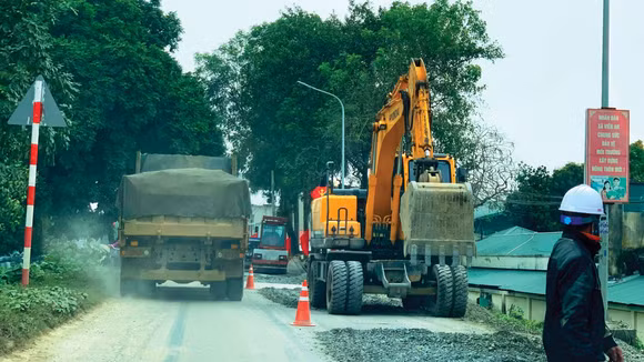 3 gói thầu cải tạo, nâng cấp các tuyến đường tại xã Liên Minh được mời thầu lại có tổng giá trị hơn 32 tỷ đồng. Ảnh minh họa: Nhã Chi